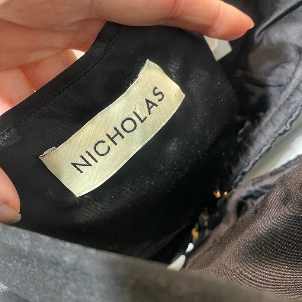 NICHOLAS Tash V Neck Ruched Cropped Top Nicholas - Picture 8 of 9